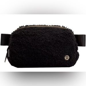 Lululemon Everywhere Fleece Belt Bag